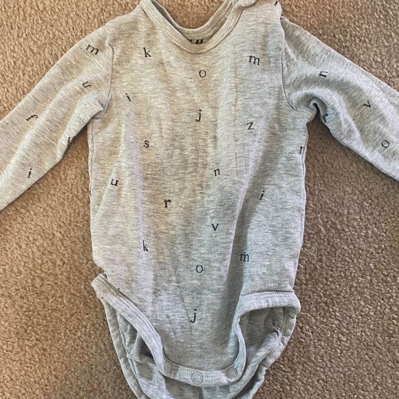 Toddler bundle- size 12 months - Picture 3 of 16